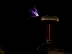 Tesla coil sparks from SSTC