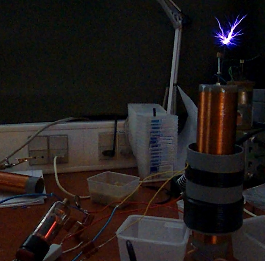 Tesla coil VTTC vacuum tube PL36 sparks