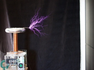 Tesla coil DRSSTC sparks